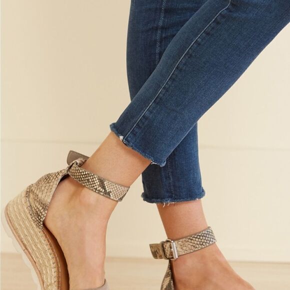 Agolde Sophie Hi Rise Crop Raw Hem, 26, NWOT - Picture 4 of 13